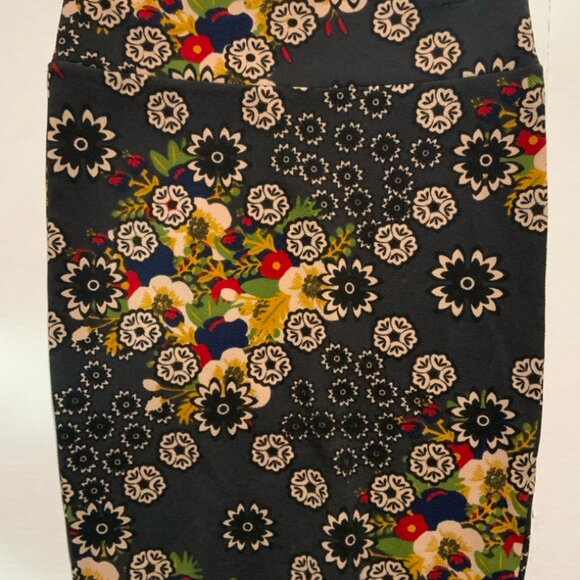 LuLaRoe Small Cassie‎ Pencil Skirt Floral Geometric Black Tan Red (I) - Picture 1 of 4